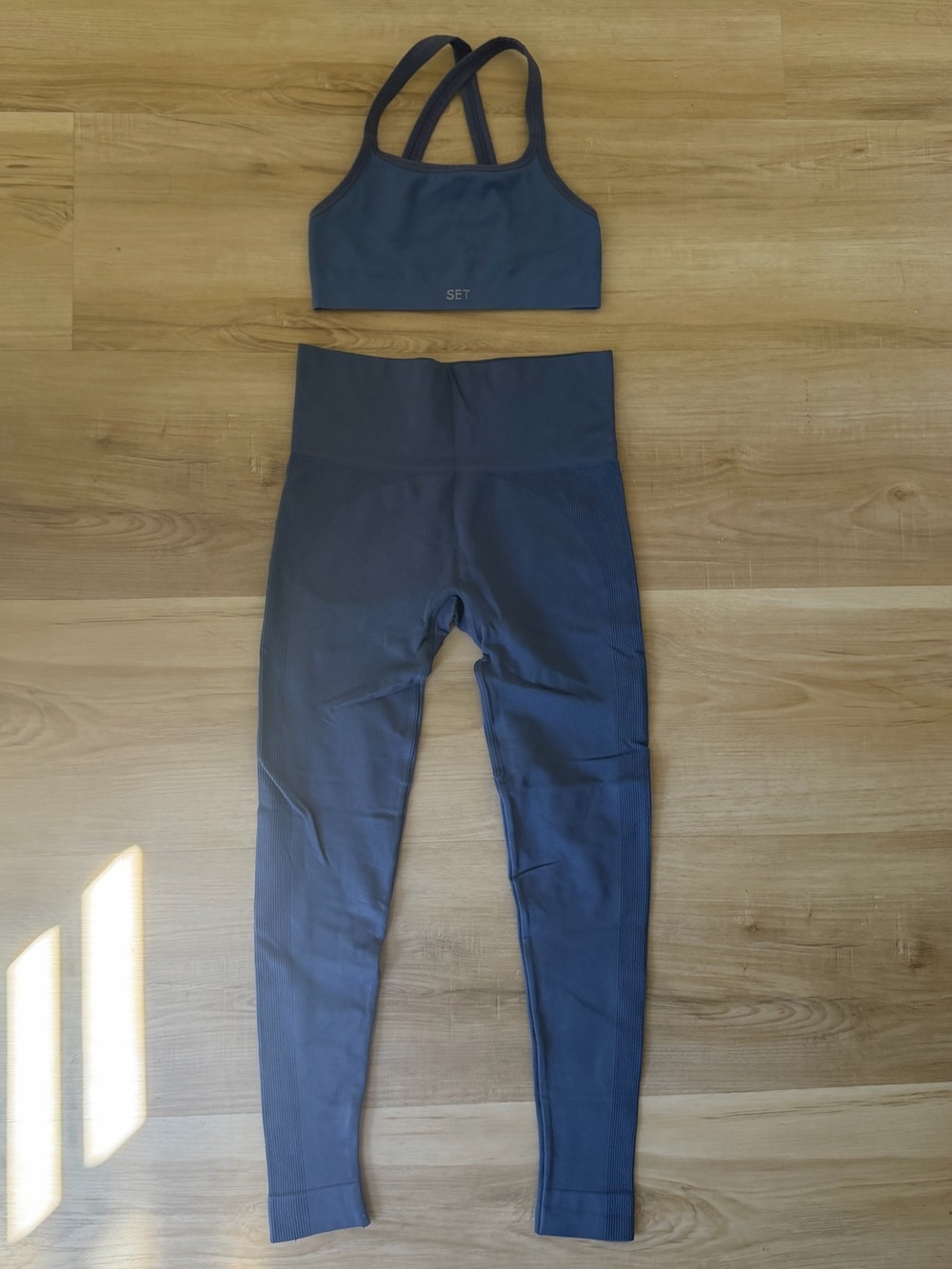 SET Active gorgeous blue set both pieces size small. New!